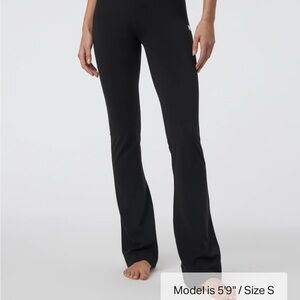 Vuori Women's Black Flare Pants